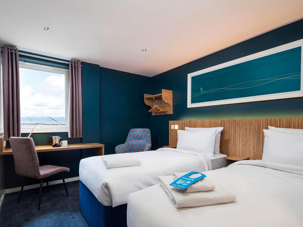 Travelodge Уейдбридж Стая снимка