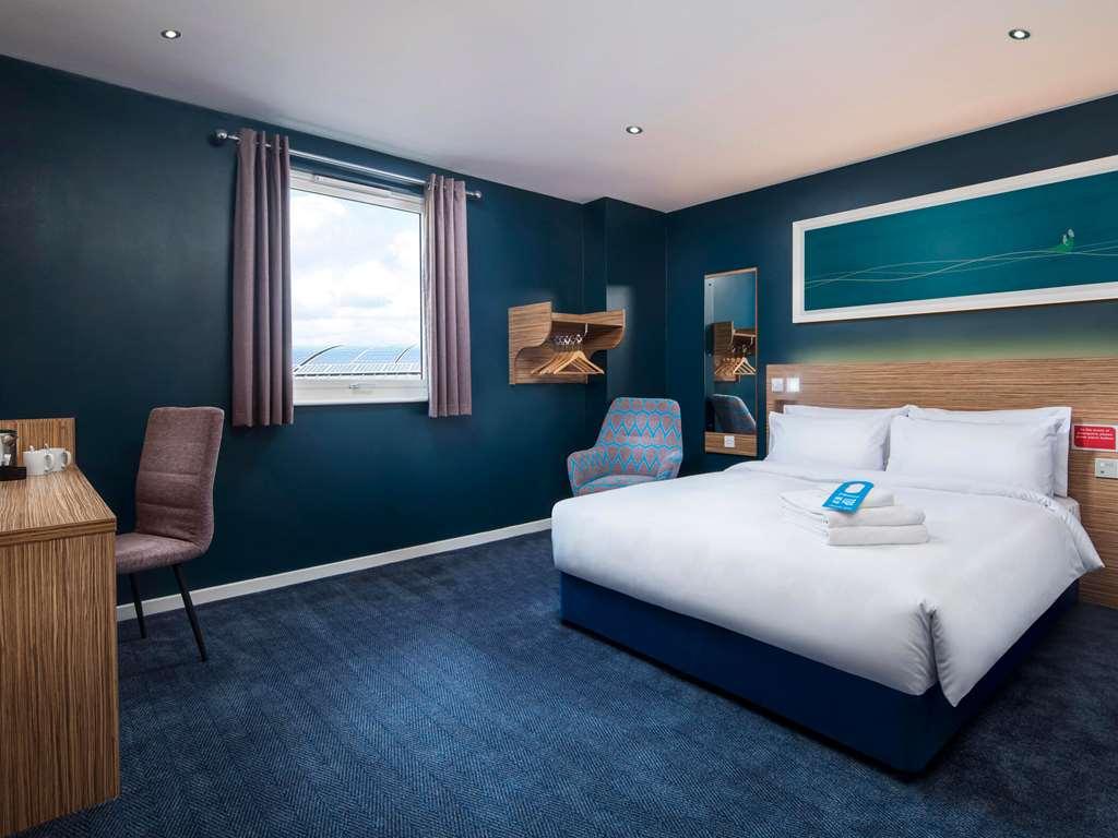 Travelodge Уейдбридж Стая снимка