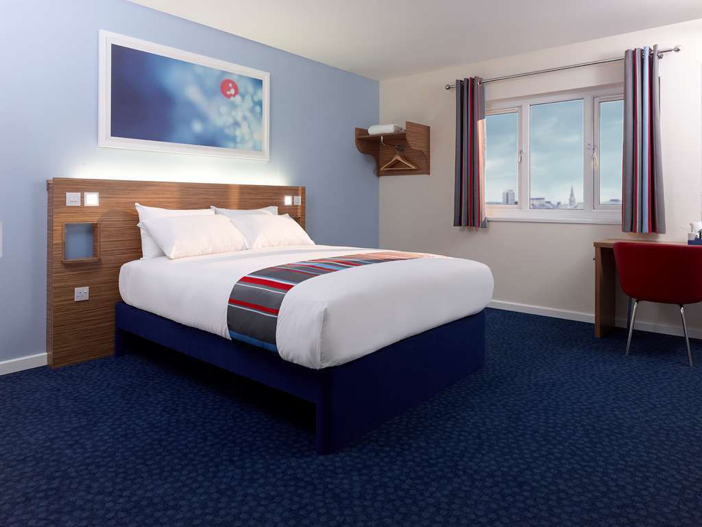 Travelodge Уейдбридж Стая снимка