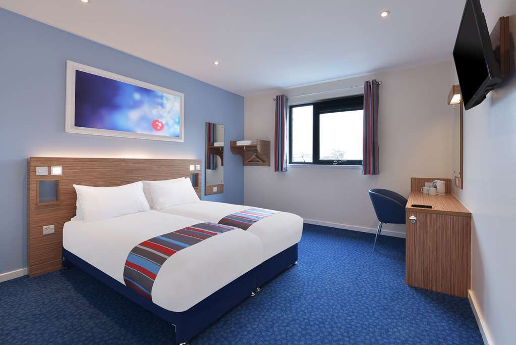 Travelodge Уейдбридж Стая снимка